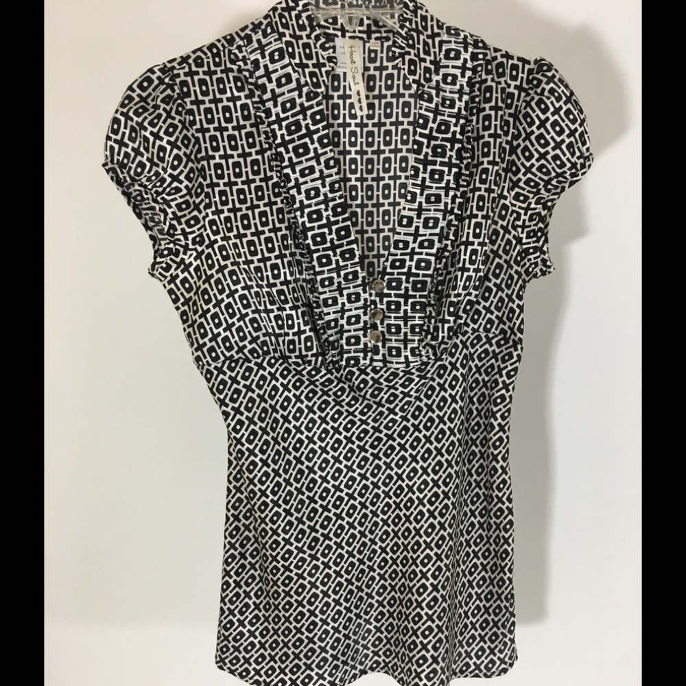 Black white ruffle tic tac toe print blouse Sz sm